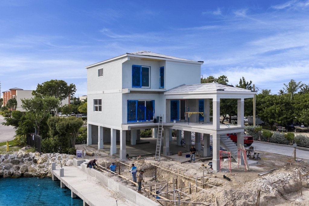 MARATHON, Florida, 33050, United States, 4 Bedrooms Bedrooms, ,4.5 BathroomsBathrooms,Residential,Forsale,1964527