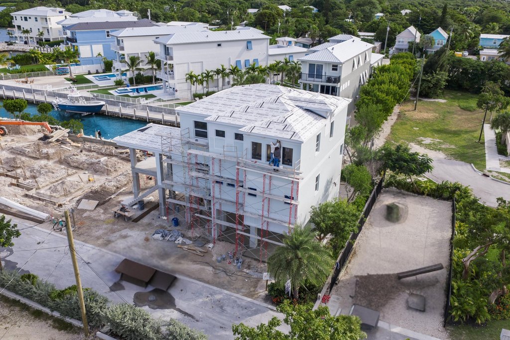 MARATHON, Florida, 33050, United States, 4 Bedrooms Bedrooms, ,4.5 BathroomsBathrooms,Residential,Forsale,1964527