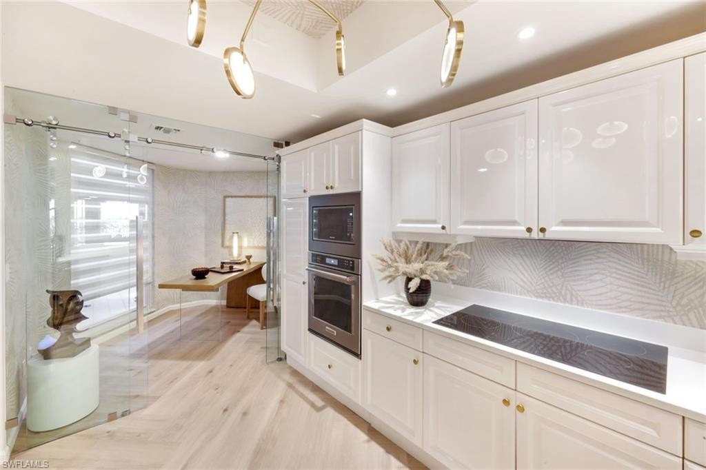 NAPLES, Florida, 34108, United States, 2 Bedrooms Bedrooms, ,2 BathroomsBathrooms,Residential,Forsale,2011597