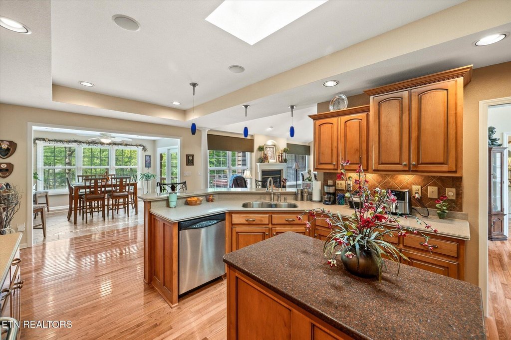 Fairfield Glade, Tennessee, 38558, United States, 3 Bedrooms Bedrooms, ,3 BathroomsBathrooms,Residential,Forsale,1960016