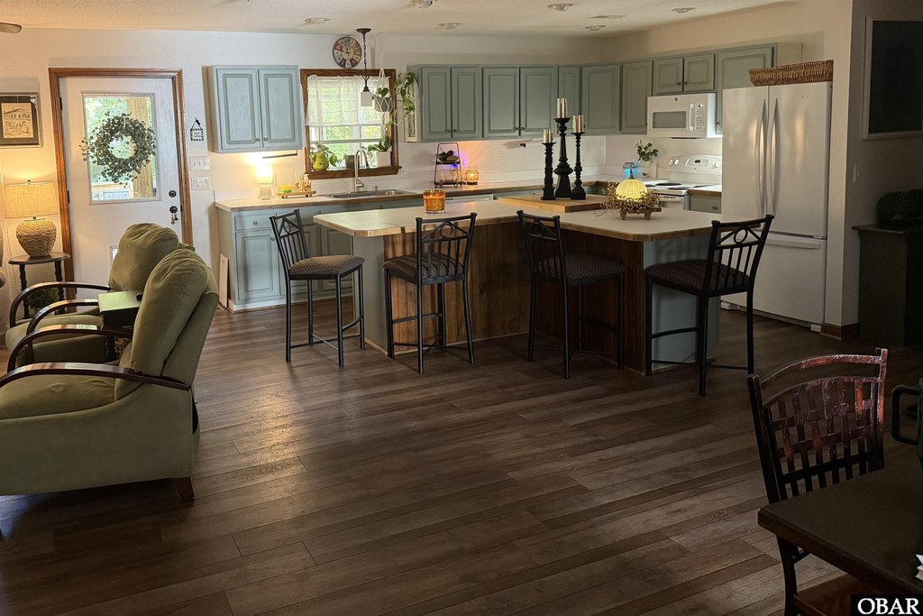 Kitty Hawk, North Carolina, 27949, United States, 4 Bedrooms Bedrooms, ,4.5 BathroomsBathrooms,Residential,Forsale,1951913