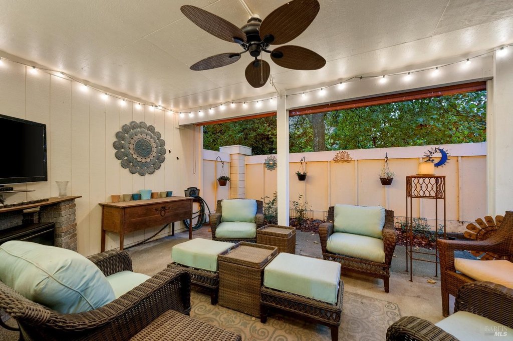 Santa Rosa, California, 95405, United States, 4 Bedrooms Bedrooms, ,2.5 BathroomsBathrooms,Residential,Forsale,2004741