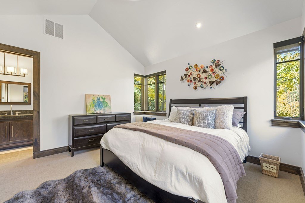 Donnelly, Idaho, 83615, United States, 3 Bedrooms Bedrooms, ,4 BathroomsBathrooms,Residential,Forsale,1996721