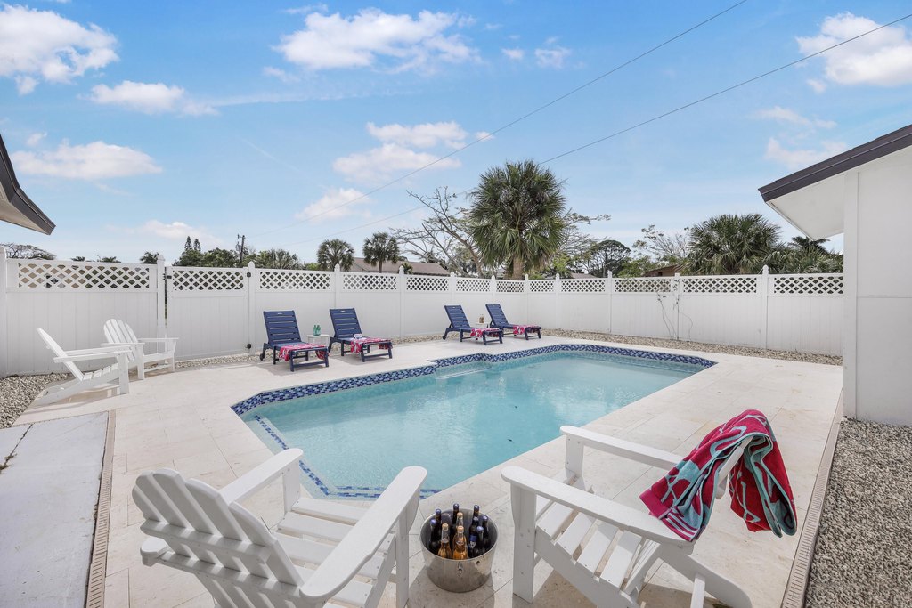 Marco Island, Florida, 34145, United States, 3 Bedrooms Bedrooms, ,2 BathroomsBathrooms,Residential,Forsale,1998630