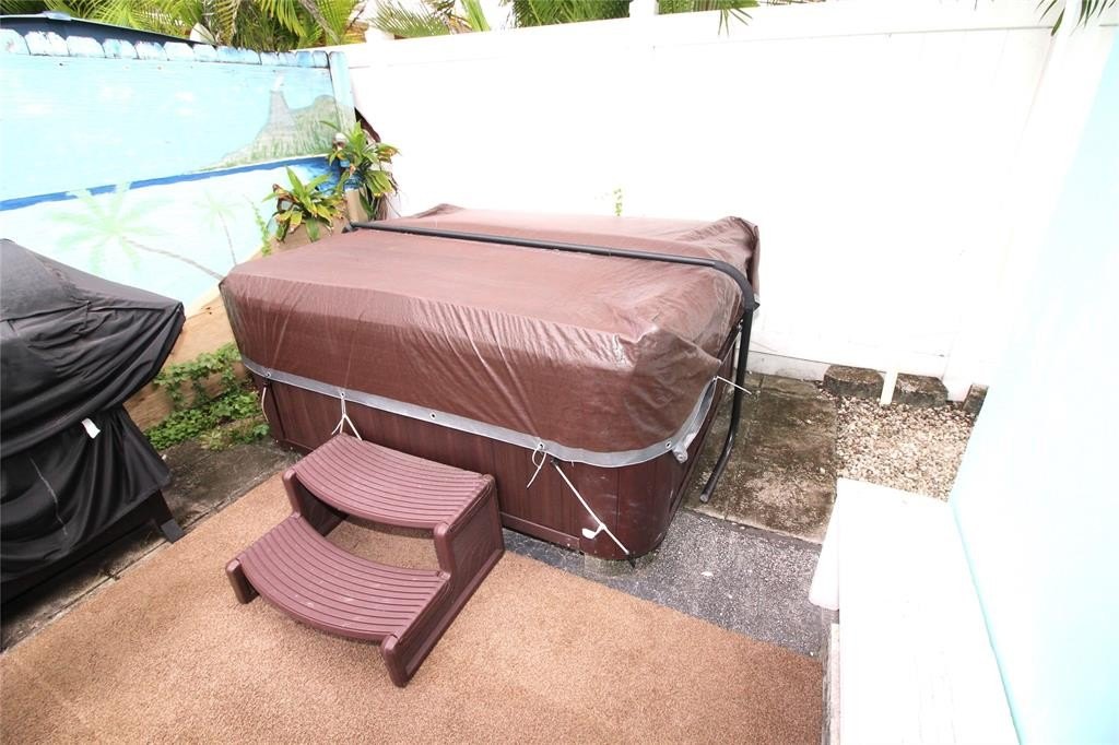 Pompano Beach, Florida, 33062, United States, 2 Bedrooms Bedrooms, ,1 BathroomBathrooms,Residential,Forsale,1994109