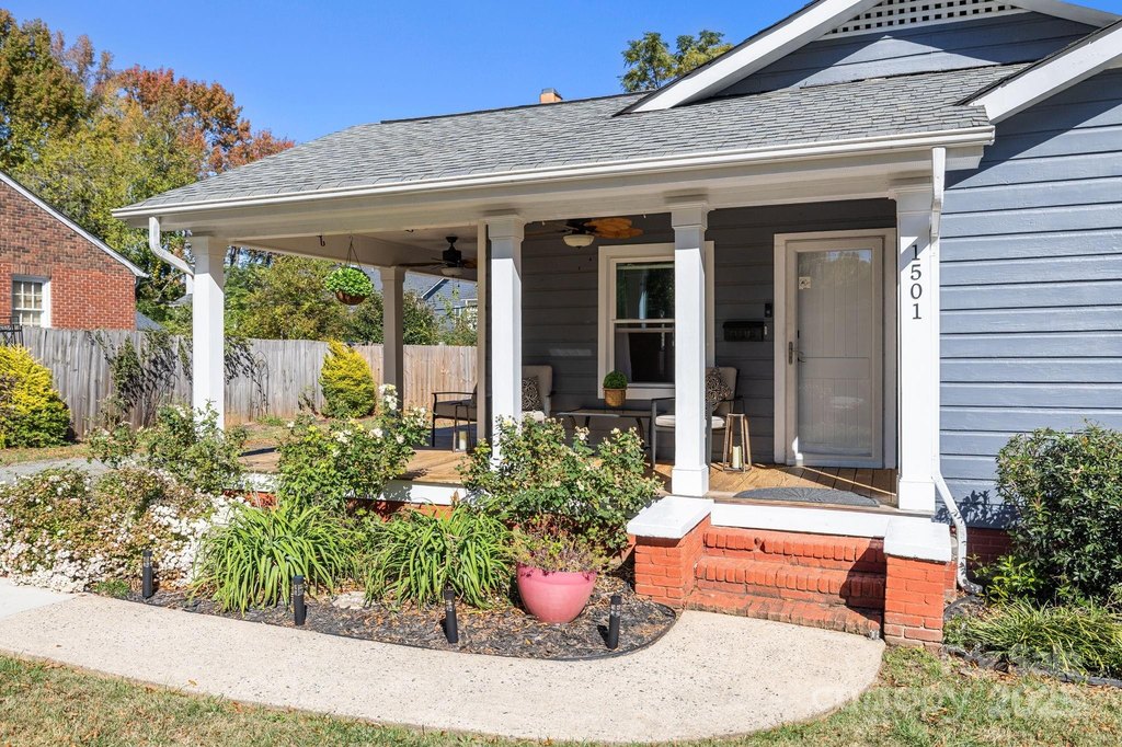 Charlotte, North Carolina, 28205, United States, 2 Bedrooms Bedrooms, ,2 BathroomsBathrooms,Residential,Forsale,2004560