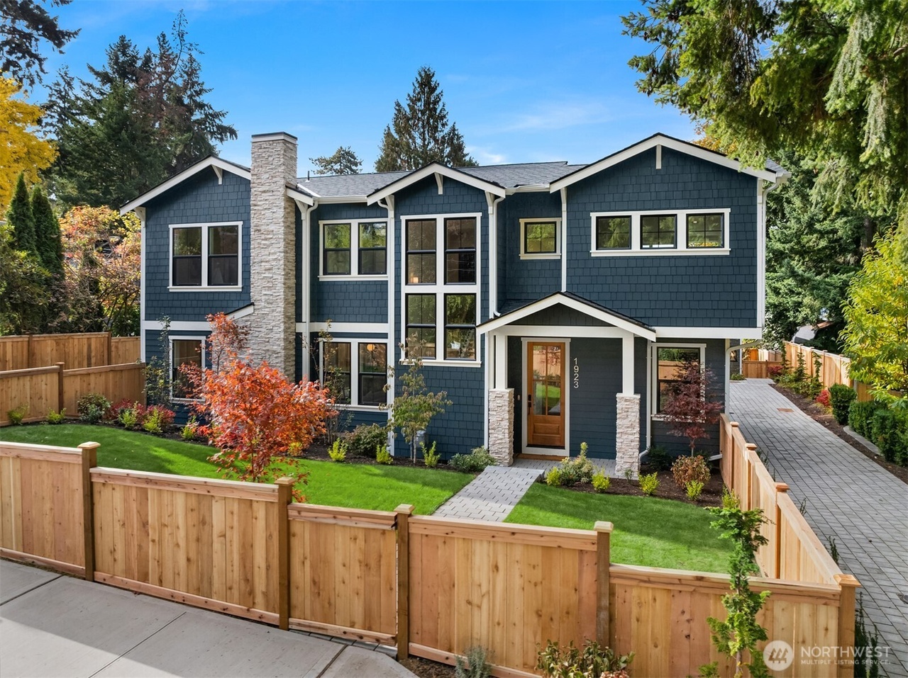 Kirkland, Washington, 98033, United States, 5 Bedrooms Bedrooms, ,4 BathroomsBathrooms,Residential,Forsale,1990717