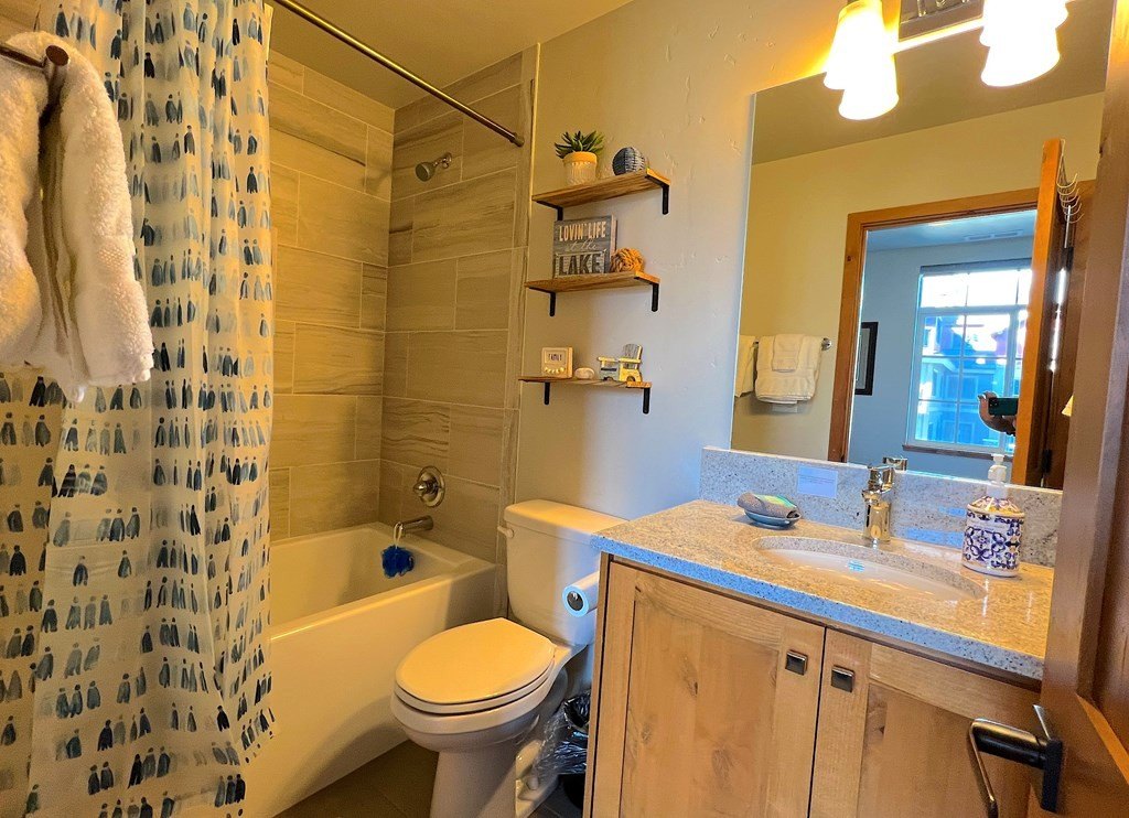 McCall, Idaho, 83638, United States, 2 Bedrooms Bedrooms, ,2.5 BathroomsBathrooms,Residential,Forsale,1996724