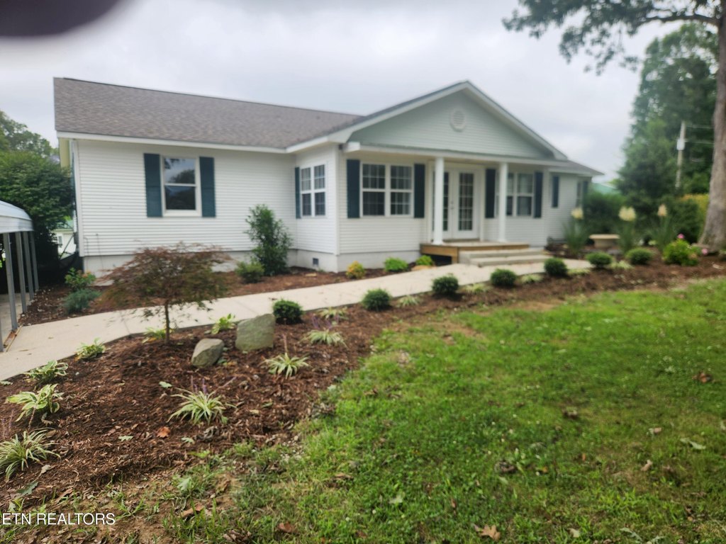 Crossville, Tennessee, 38572, United States, 3 Bedrooms Bedrooms, ,2.5 BathroomsBathrooms,Residential,Forsale,1952853