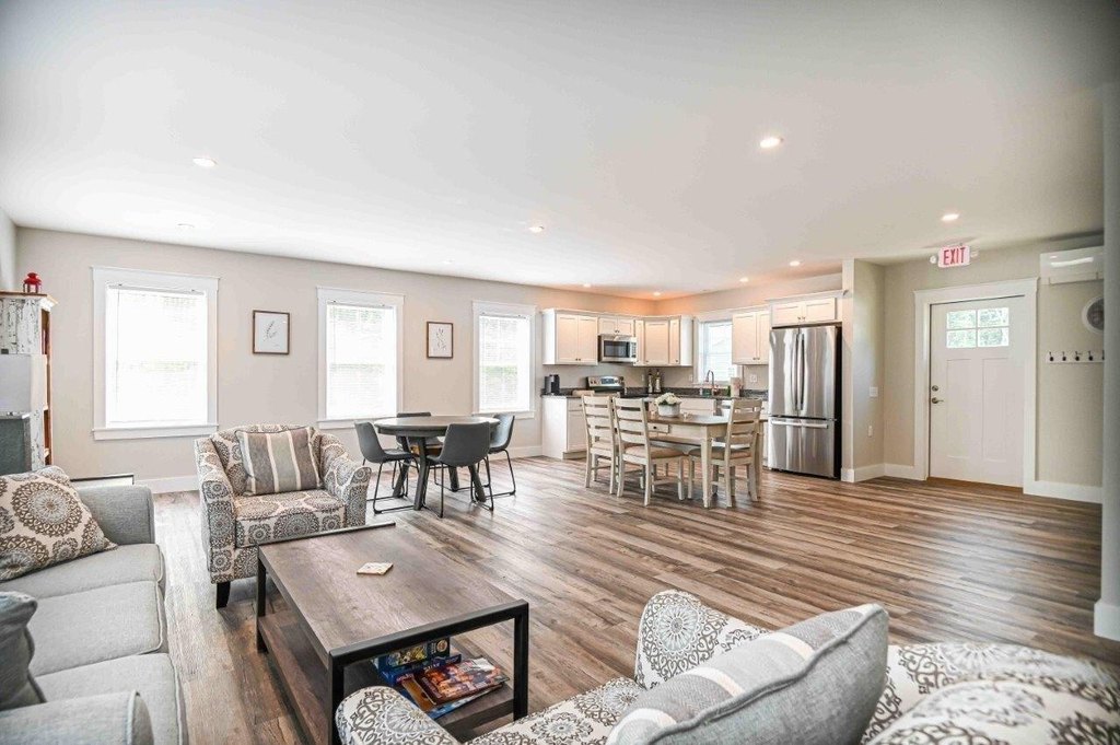 Wells, Maine, 04090, United States, 2 Bedrooms Bedrooms, ,2.5 BathroomsBathrooms,Residential,Forsale,2004710