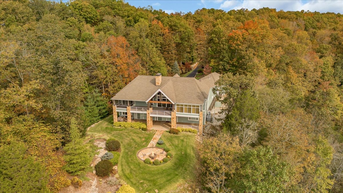 Sparta, Tennessee, 38583, United States, 3 Bedrooms Bedrooms, ,3.5 BathroomsBathrooms,Residential,Forsale,1968516