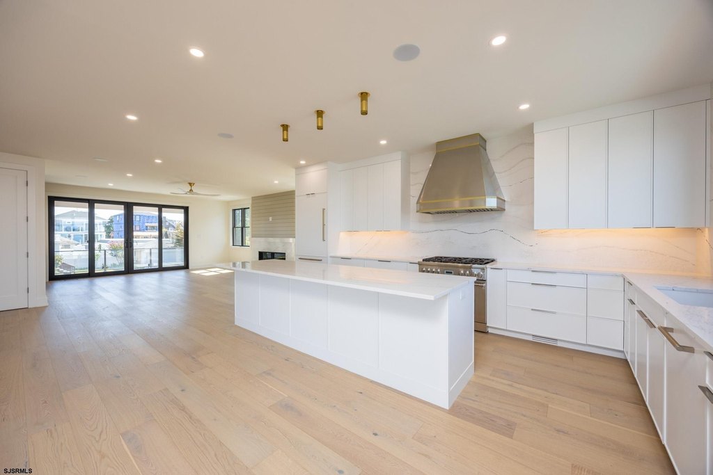 Ventnor, New Jersey, 08406, United States, 6 Bedrooms Bedrooms, ,6 BathroomsBathrooms,Residential,Forsale,2004612