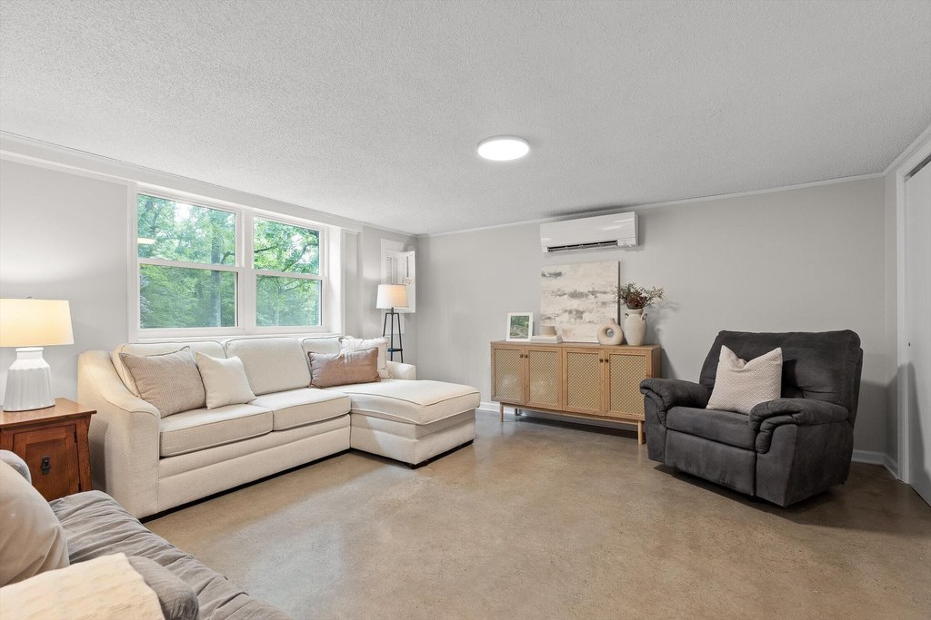 Signal Mountain, Tennessee, 37377, United States, 4 Bedrooms Bedrooms, ,4 BathroomsBathrooms,Residential,Forsale,1894388