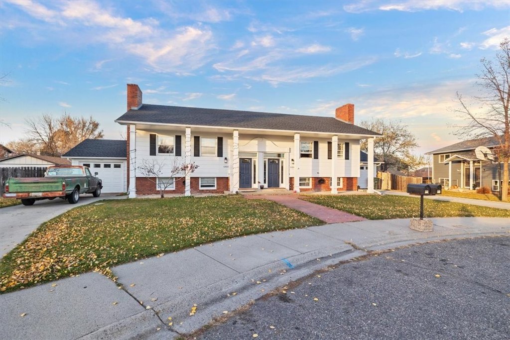 Billings, Montana, 59105, United States, 6 Bedrooms Bedrooms, ,4 BathroomsBathrooms,Residential,Forsale,2004458