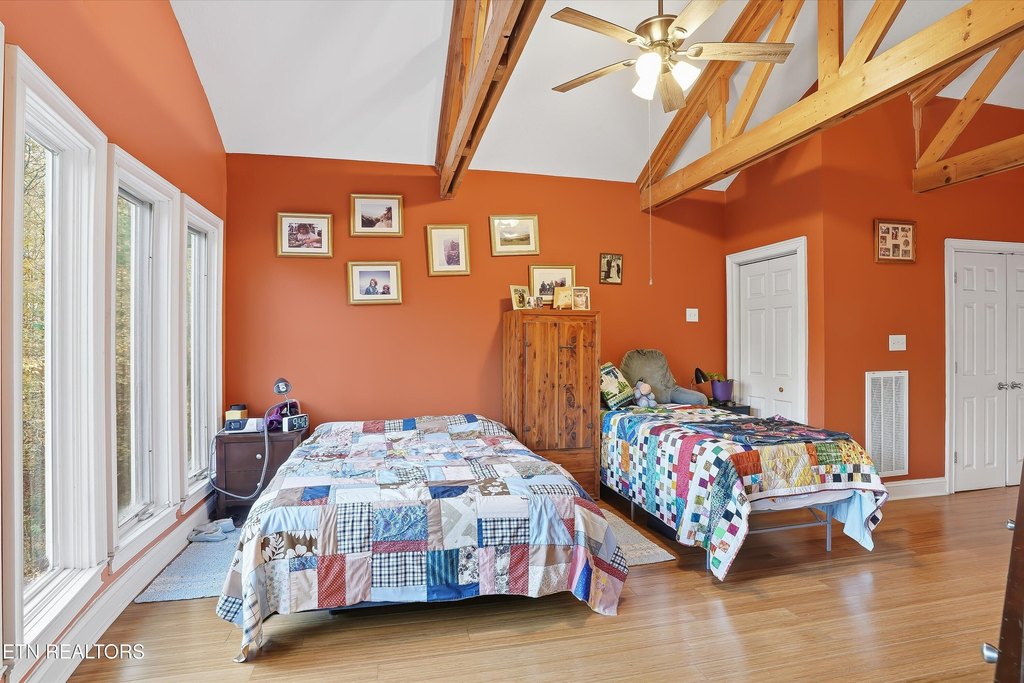 Maryville, Tennessee, 37803, United States, 2 Bedrooms Bedrooms, ,2.5 BathroomsBathrooms,Residential,Forsale,1999450