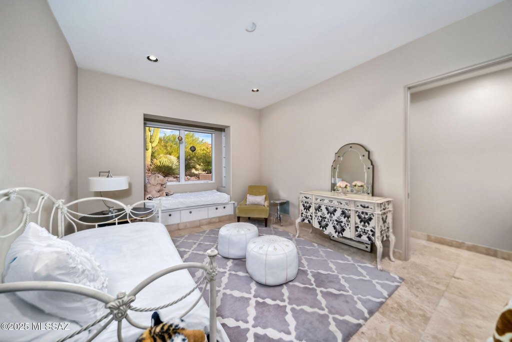 Tucson, Arizona, 85718, United States, 5 Bedrooms Bedrooms, ,5.5 BathroomsBathrooms,Residential,Forsale,2004423