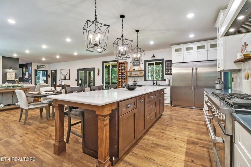 Jamestown, Tennessee, 38556, United States, 3 Bedrooms Bedrooms, ,2.5 BathroomsBathrooms,Residential,Forsale,1968510