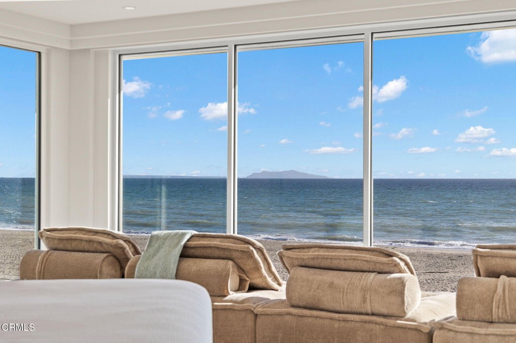 Oxnard, California, 93035, United States, 4 Bedrooms Bedrooms, ,5.5 BathroomsBathrooms,Residential,Forsale,2004314