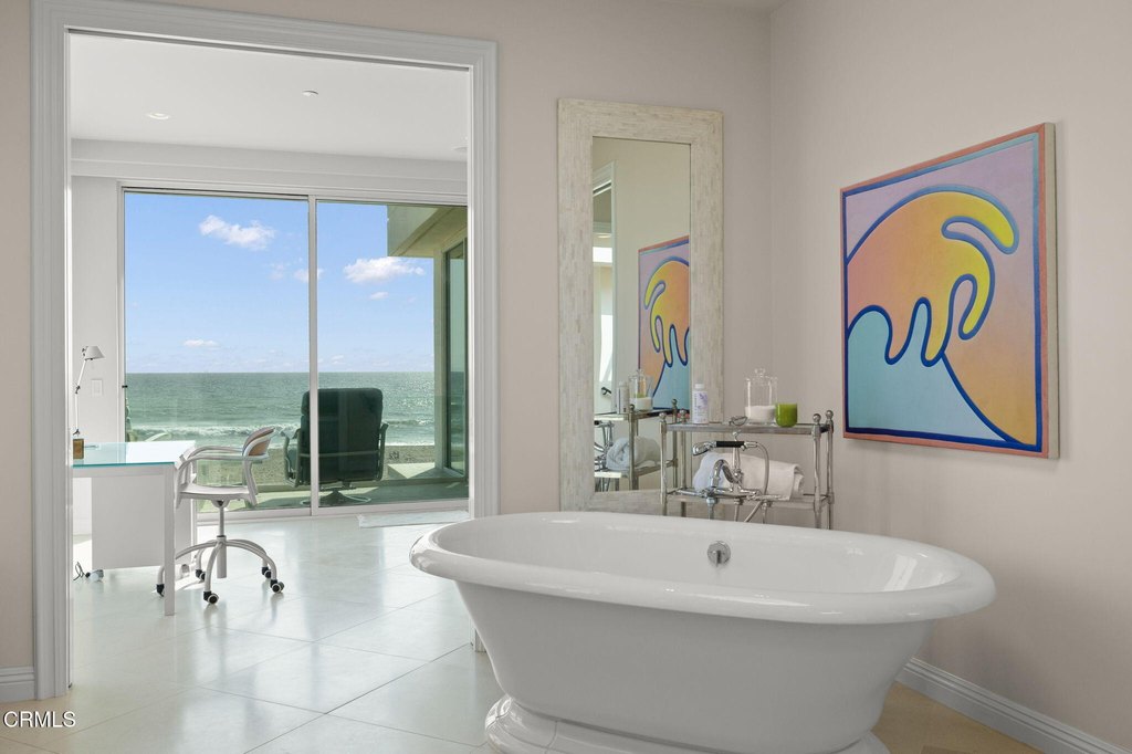 Oxnard, California, 93035, United States, 4 Bedrooms Bedrooms, ,5.5 BathroomsBathrooms,Residential,Forsale,2004314