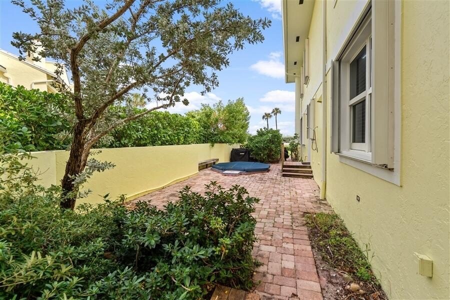 Ocean Ridge, Florida, 33435, United States, 3 Bedrooms Bedrooms, ,3 BathroomsBathrooms,Residential,Forsale,2009926