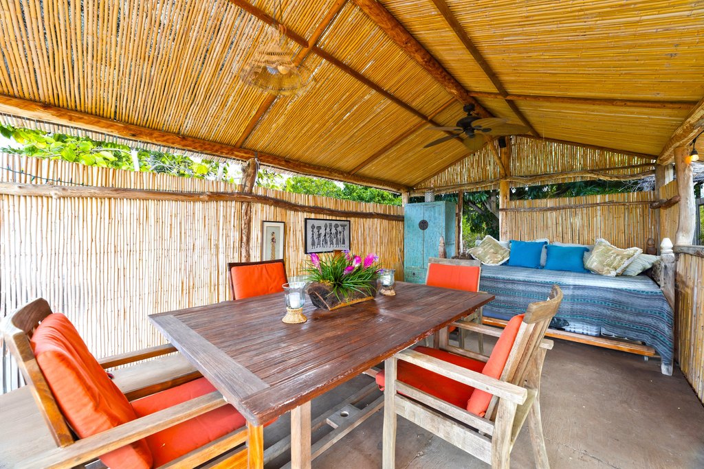 Kailua-Kona, Hawaii, 96740, United States, 3 Bedrooms Bedrooms, ,1.5 BathroomsBathrooms,Residential,Forsale,2004393