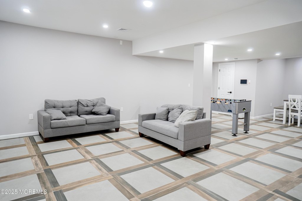 Toms River, New Jersey, 08755, United States, 7 Bedrooms Bedrooms, ,5 BathroomsBathrooms,Residential,Forsale,2008941