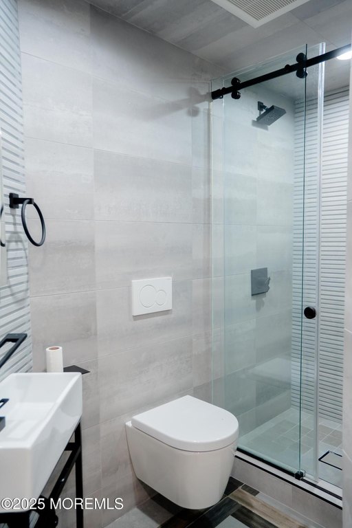 Toms River, New Jersey, 08755, United States, 7 Bedrooms Bedrooms, ,5 BathroomsBathrooms,Residential,Forsale,2008941