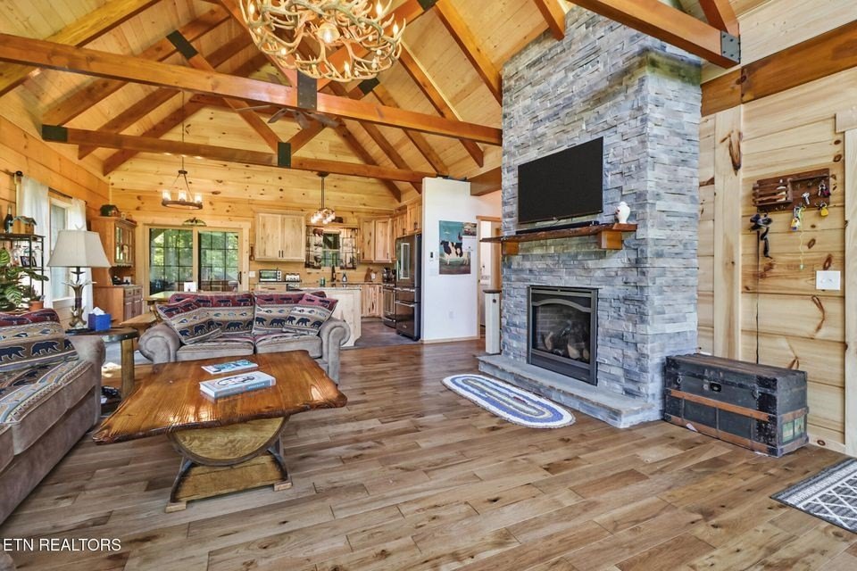 Jamestown, Tennessee, 38556, United States, 3 Bedrooms Bedrooms, ,2 BathroomsBathrooms,Residential,Forsale,1929821