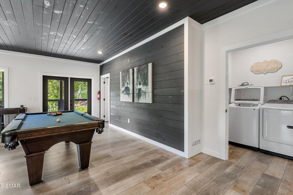 Gatlinburg, Tennessee, 37738, United States, 1 Bedroom Bedrooms, ,2 BathroomsBathrooms,Residential,Forsale,1999465