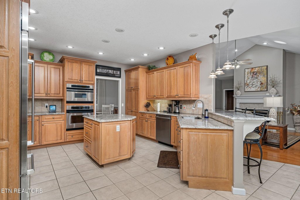 Crossville, Tennessee, 38558, United States, 4 Bedrooms Bedrooms, ,2.5 BathroomsBathrooms,Residential,Forsale,1996605