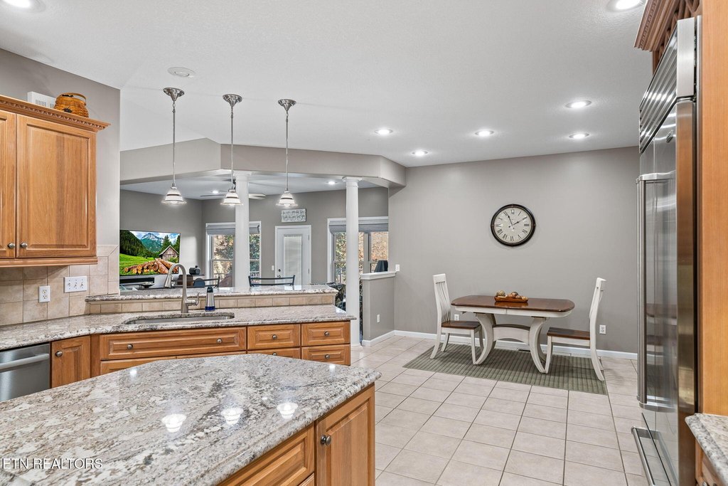 Crossville, Tennessee, 38558, United States, 4 Bedrooms Bedrooms, ,2.5 BathroomsBathrooms,Residential,Forsale,1996605