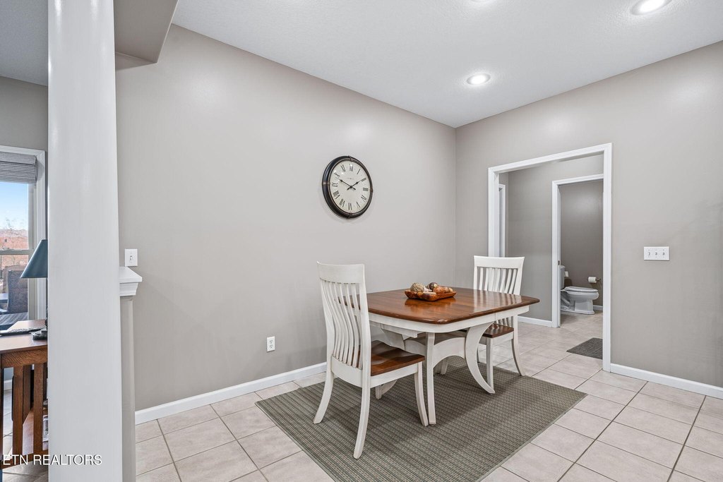 Crossville, Tennessee, 38558, United States, 4 Bedrooms Bedrooms, ,2.5 BathroomsBathrooms,Residential,Forsale,1996605