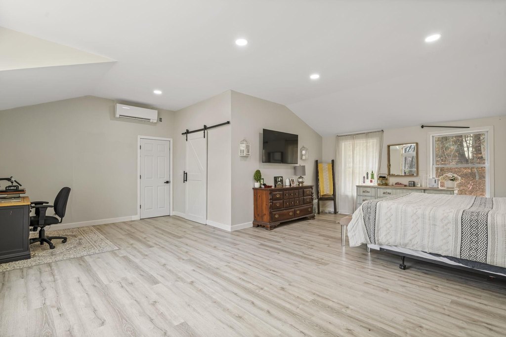 Epping, New Hampshire, 03042, United States, 4 Bedrooms Bedrooms, ,2 BathroomsBathrooms,Residential,Forsale,2004719