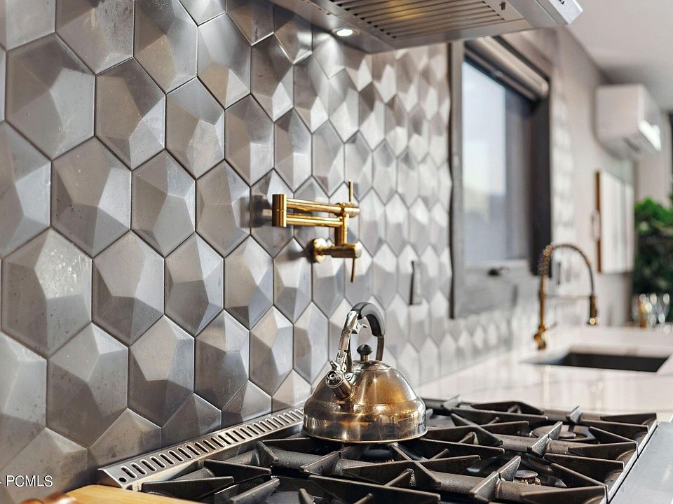 Park City, Utah, 84098, United States, 5 Bedrooms Bedrooms, ,3 BathroomsBathrooms,Residential,Forsale,2000249