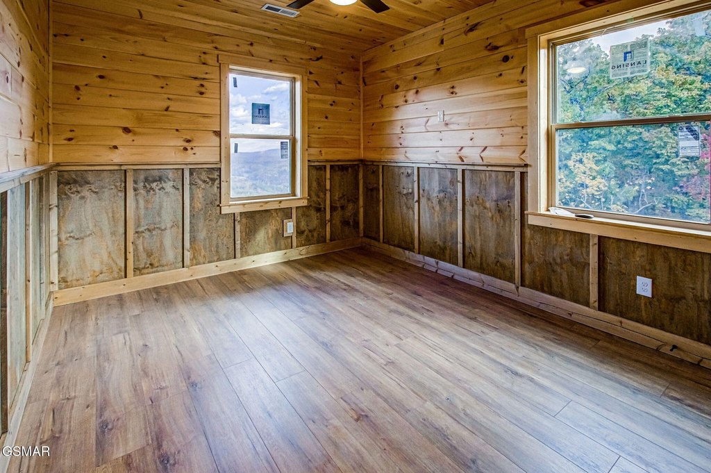 Pigeon Forge, Tennessee, 37862, United States, 3 Bedrooms Bedrooms, ,3.5 BathroomsBathrooms,Residential,Forsale,1999473