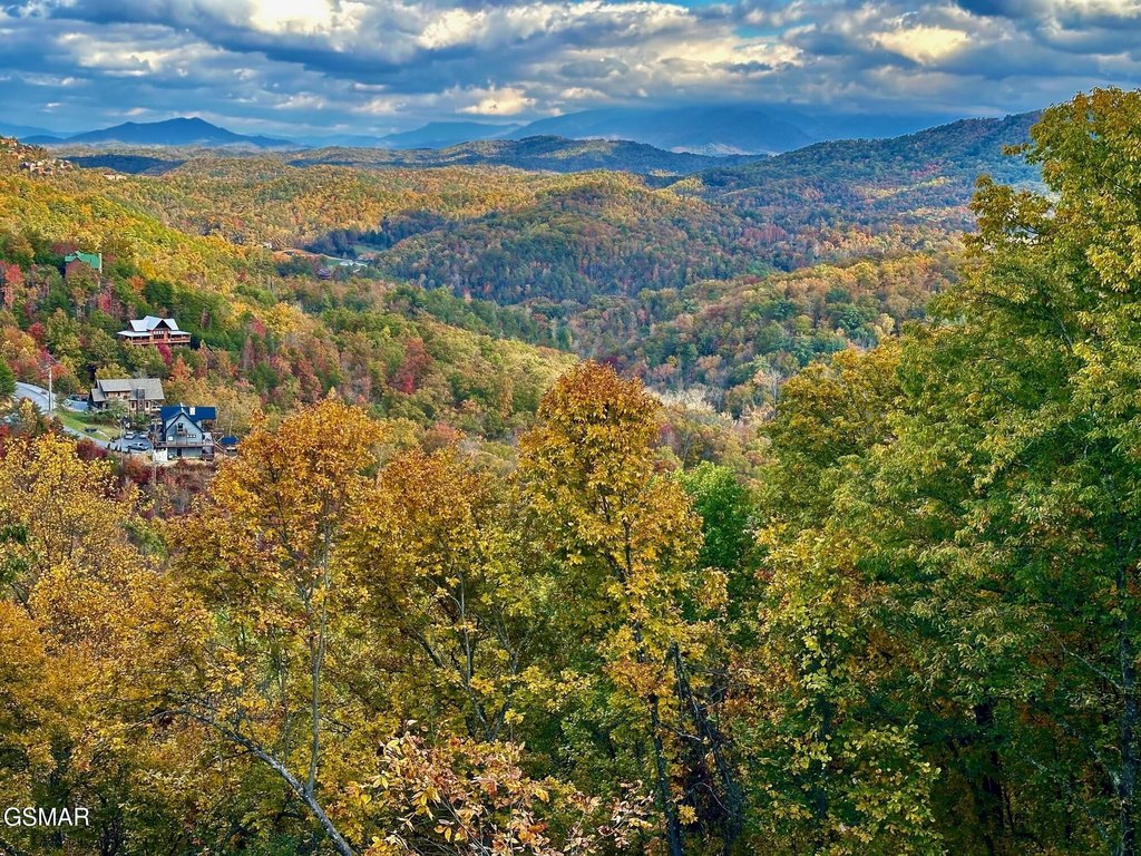 Pigeon Forge, Tennessee, 37862, United States, 3 Bedrooms Bedrooms, ,3.5 BathroomsBathrooms,Residential,Forsale,1999473