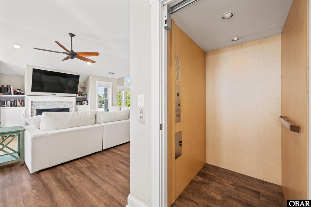 Kitty Hawk, North Carolina, 27949, United States, 4 Bedrooms Bedrooms, ,3.5 BathroomsBathrooms,Residential,Forsale,2004901