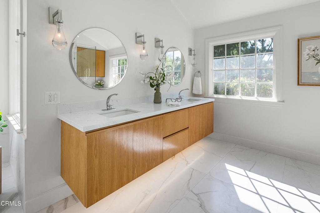 Camarillo, California, 93012, United States, 5 Bedrooms Bedrooms, ,6.5 BathroomsBathrooms,Residential,Forsale,2004523