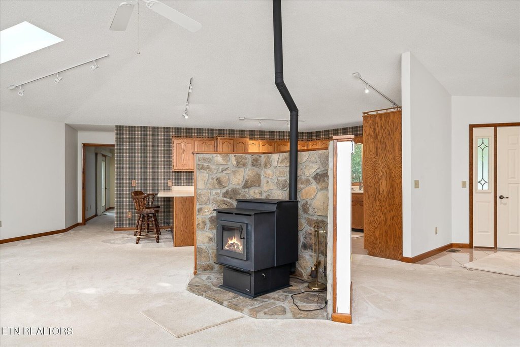 Crossville, Tennessee, 38558, United States, 2 Bedrooms Bedrooms, ,2 BathroomsBathrooms,Residential,Forsale,1907858