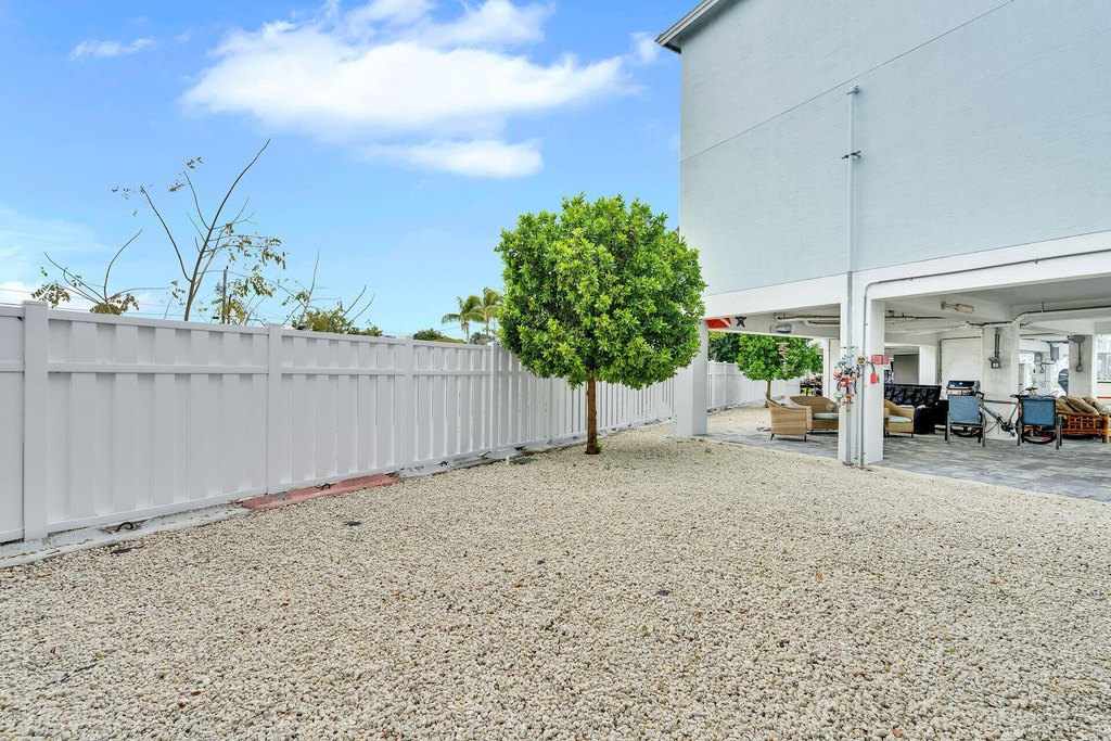 Marathon, Florida, 33050, United States, 1 Bedroom Bedrooms, ,2 BathroomsBathrooms,Residential,Forsale,2011108