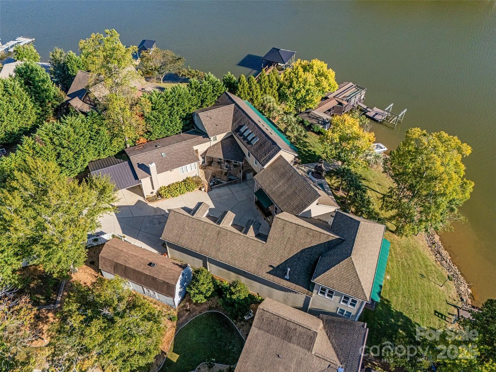 Clover, South Carolina, 29710, United States, 5 Bedrooms Bedrooms, ,7.5 BathroomsBathrooms,Residential,Forsale,2004572