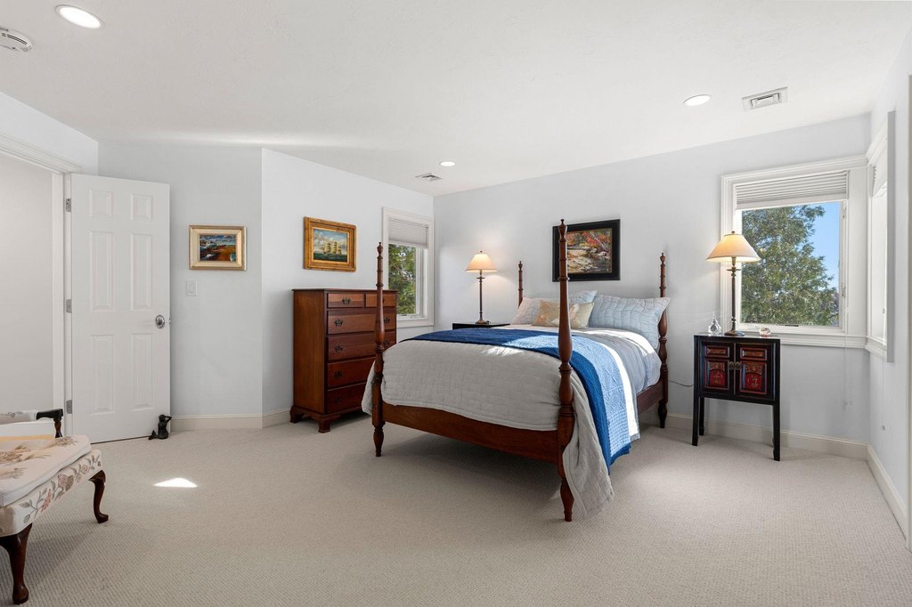 New Castle, New Hampshire, 03854, United States, 3 Bedrooms Bedrooms, ,3.5 BathroomsBathrooms,Residential,Forsale,2004717