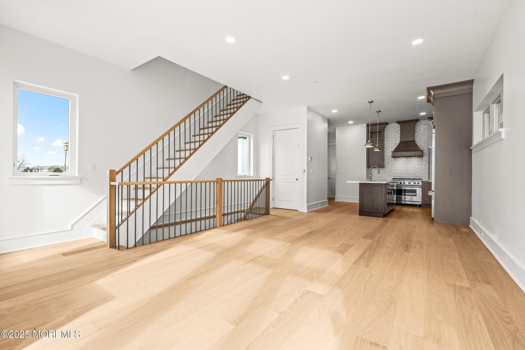 Sea Bright, New Jersey, 07760, United States, 5 Bedrooms Bedrooms, ,4 BathroomsBathrooms,Residential,Forsale,2014193