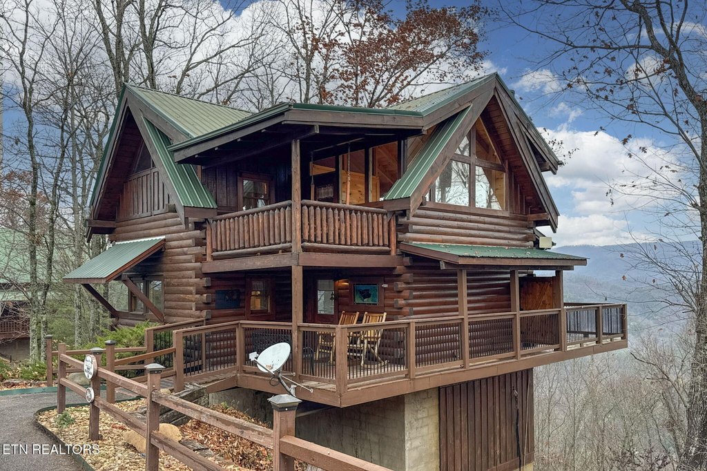 Sevierville, Tennessee, 37862, United States, 1 Bedroom Bedrooms, ,3 BathroomsBathrooms,Residential,Forsale,2012717