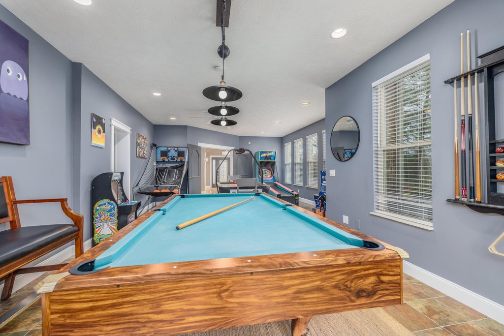 Talbott, Tennessee, 37877, United States, 5 Bedrooms Bedrooms, ,4.5 BathroomsBathrooms,Residential,Forsale,2002624