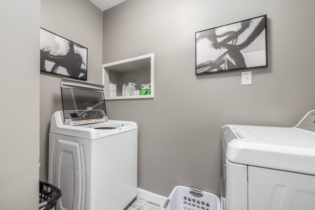 Talbott, Tennessee, 37877, United States, 5 Bedrooms Bedrooms, ,4.5 BathroomsBathrooms,Residential,Forsale,2002624