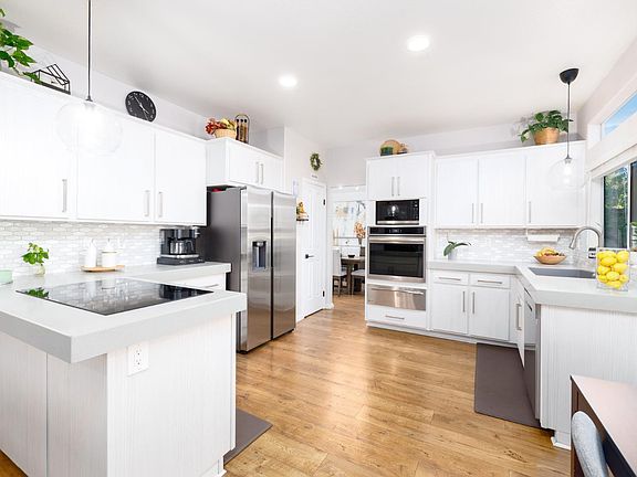 Santa Rosa, California, 95401, United States, 4 Bedrooms Bedrooms, ,3 BathroomsBathrooms,Residential,Forsale,1999291