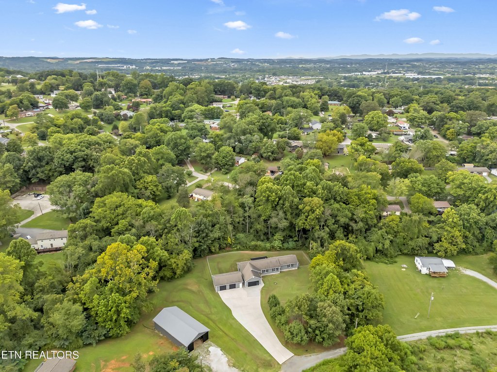 Maryville, Tennessee, 37801, United States, 3 Bedrooms Bedrooms, ,3 BathroomsBathrooms,Residential,Forsale,1973600