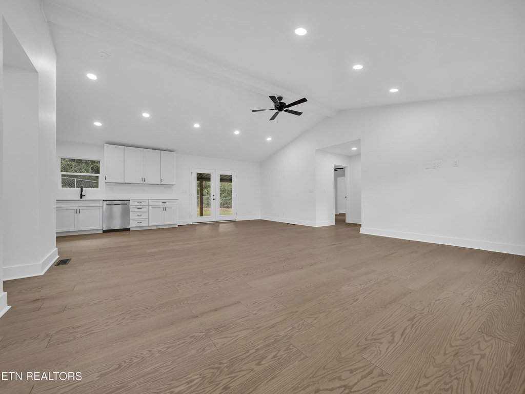 Maryville, Tennessee, 37801, United States, 3 Bedrooms Bedrooms, ,3 BathroomsBathrooms,Residential,Forsale,1973600