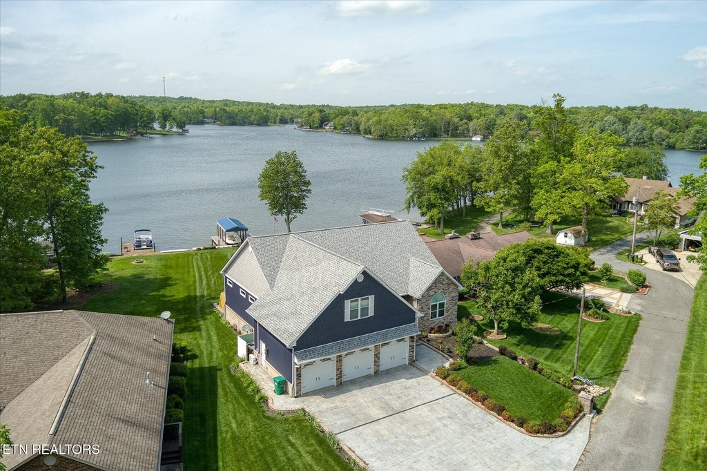 Crossville, Tennessee, 38572, United States, 3 Bedrooms Bedrooms, ,4.5 BathroomsBathrooms,Residential,Forsale,2010940